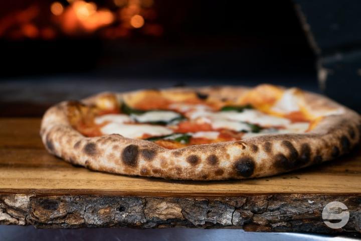 Pizza Neuchâteloise - Familiale - La Casa de la Pizza