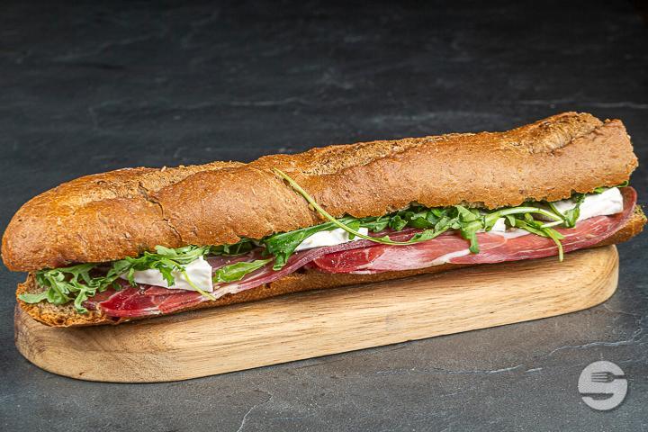 Premium Hot Sandwich Raw Ham and Goat Cheese - Migros Restaurant Take Away d'Yverdon