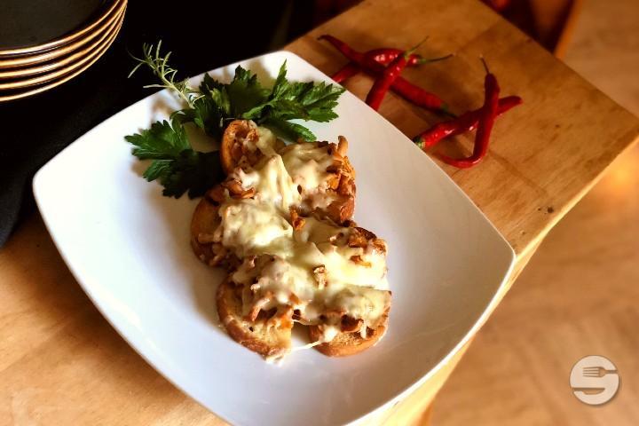 Chanterelle and Gruyère croutons - Ristorante Giardino