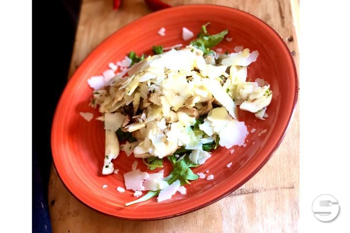 Porcini salad with parmesan shavings - Ristorante Giardino