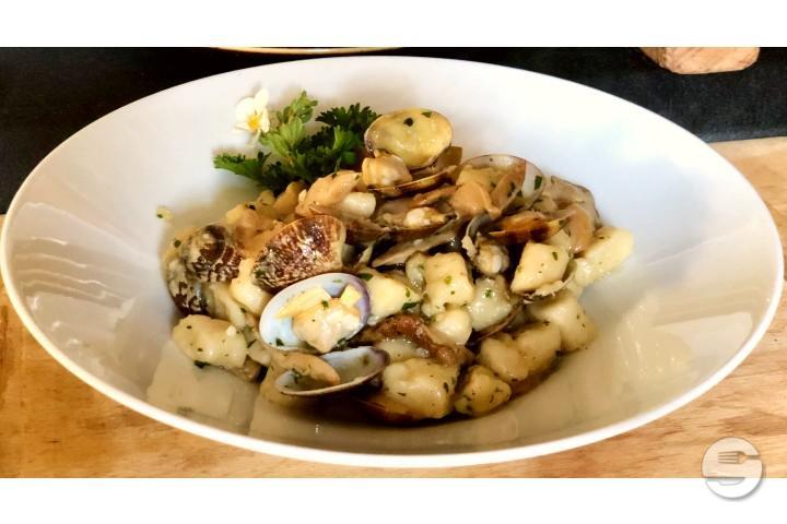 Gnocchetti with clams and porcini mushrooms - Ristorante Giardino