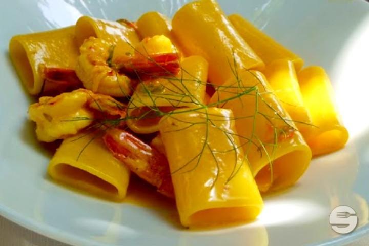 Paccheri with prawns, pumpkin flowres and saffron - Ristorante Giardino
