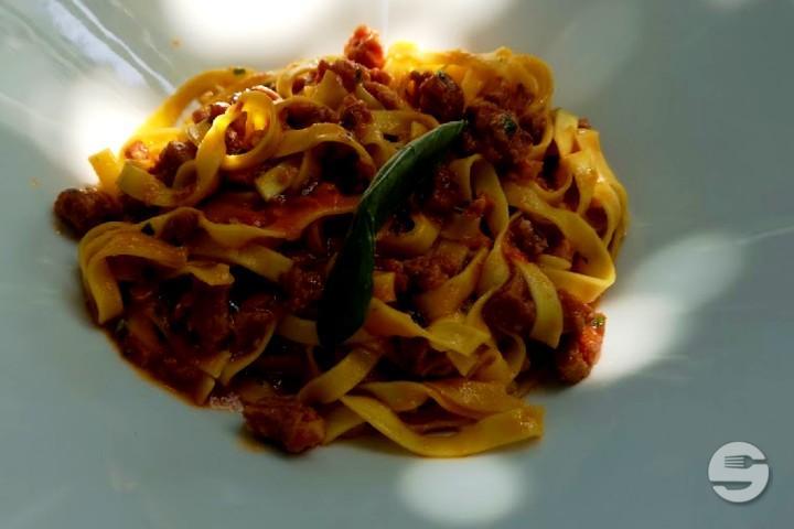 Fettuccine with sausage and pumpkin flowers - Ristorante Giardino