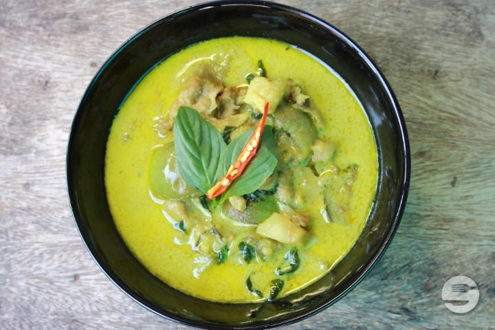 246. Thai Style Green Curry Beef - Le Lotus