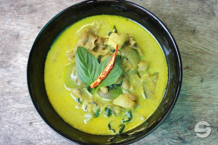 267. Thai Style Basil Shrimps - Le Lotus