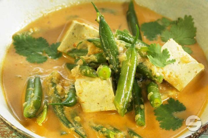 Thai Style Green Curry Tofu - Le Lotus