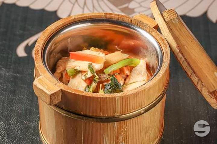227. Thai Style Red Curry Chicken - Le Lotus