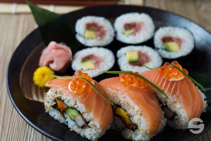 31. Double Salmon Cali - Le Lotus