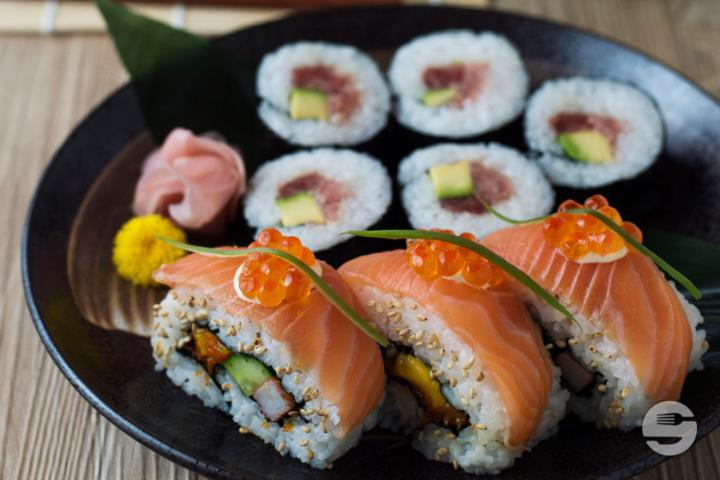 32. Special Salmon Cali - Le Lotus