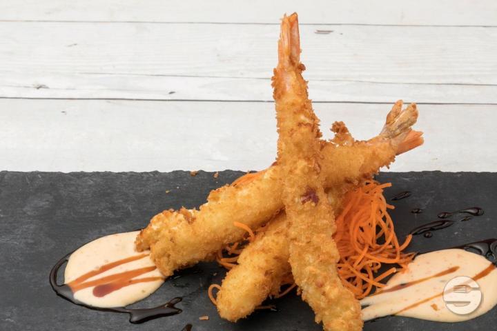 38. Shrimps Tempura Cali Tobiko - Le Lotus