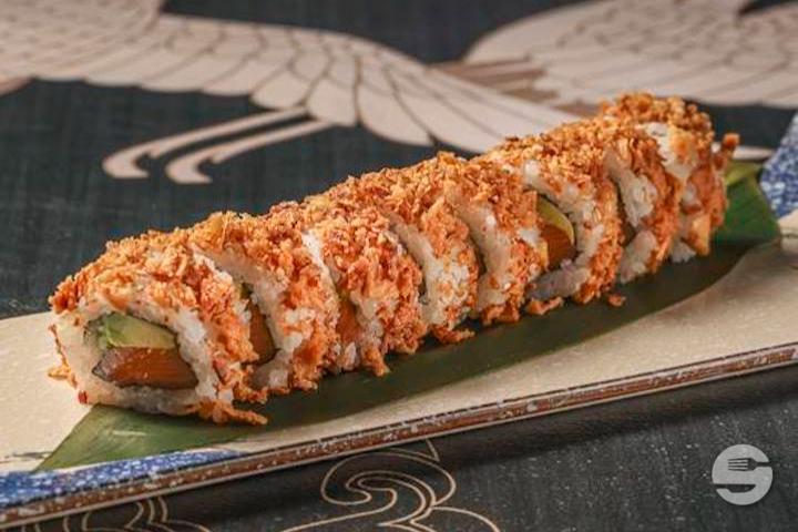 45. Onion Crunchy Salmon Cali - Le Lotus