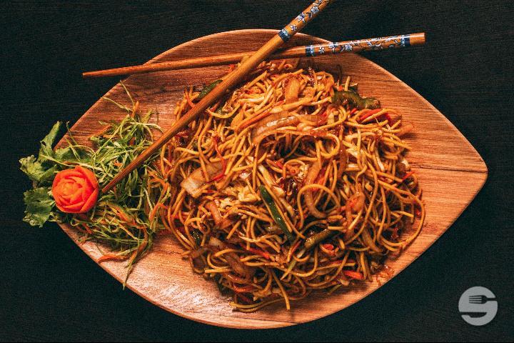 282. Udon Noodles with Beef - Le Lotus