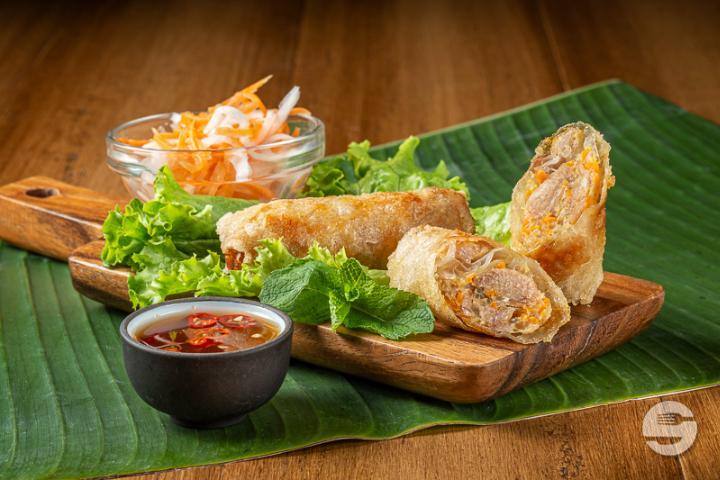 Vietnamese-Style Chicken Rolls - Sô' 88 Vietnam street food