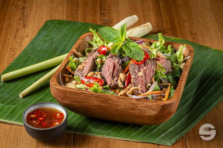 Beef Salad with Lemongrass - Sô' 88 Vietnam street food
