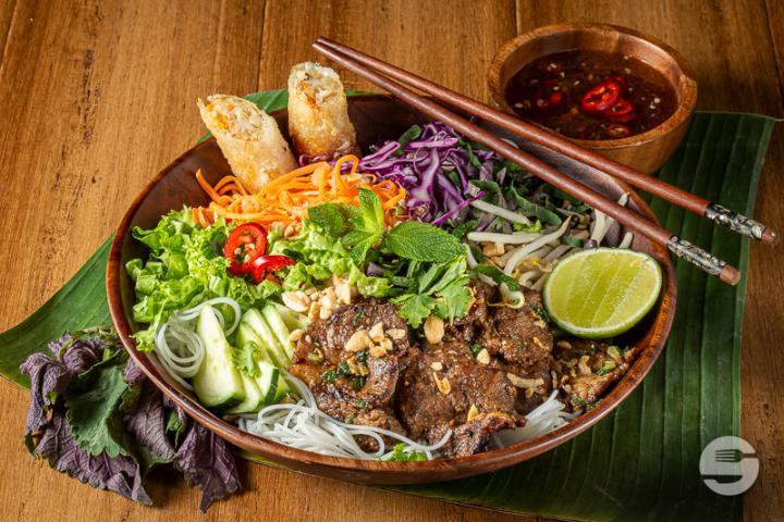 Bûn - Rice Noodle Salad - Sô' 88 Vietnam street food