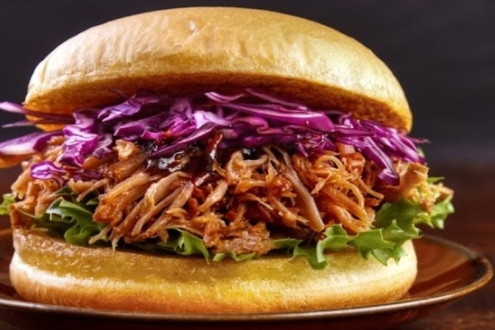 Pulled-Pork Burger - CrazyWolf