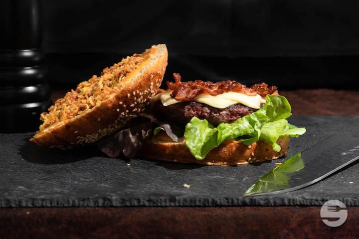 Swiss Buffalo Cheese Bacon Fried Oignons Burger - Fast Mood by L'Embouchure Food Lab