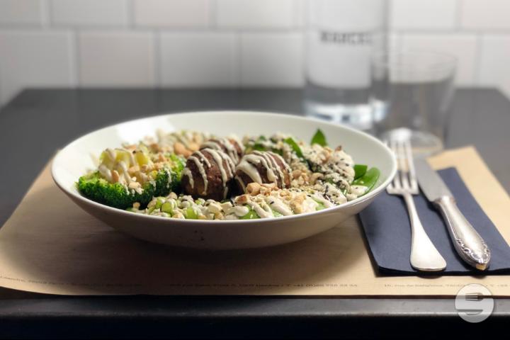Green Bowl Salad - Marcel Brunch