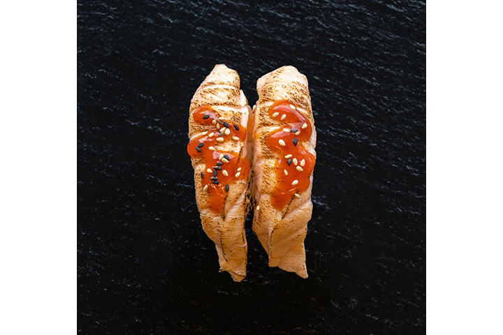 Aburi Sake Nigiri (2 Stück) - Sushi Palace Zürich