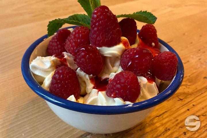 Pavlova - Lobster & Co