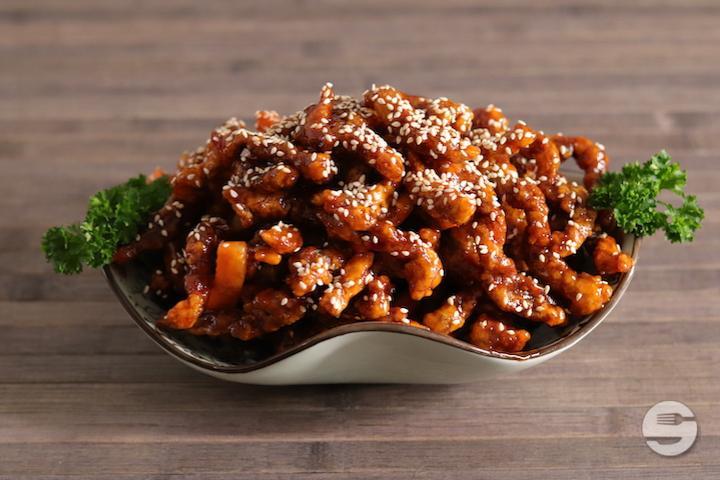Crispy Beef with Sweet and Sour Sauce - Le Canard Intelligent