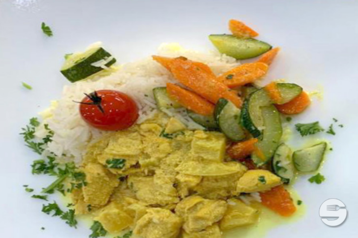 Chicken with Madras Curry - O48 Snack