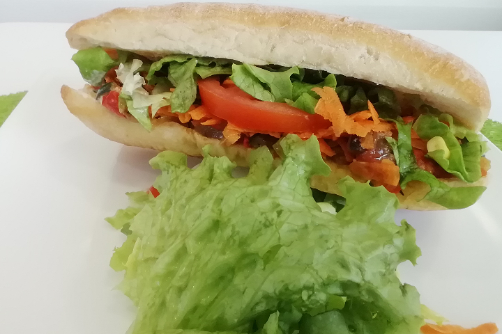 Sandwich with Grilled Vegetables - O48 Snack