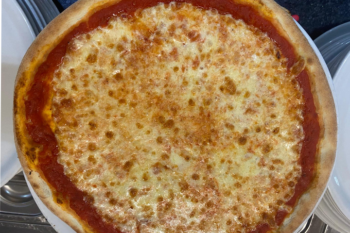 Base with Tomato and Mozzarella - Ristorante Pizzeria Domino