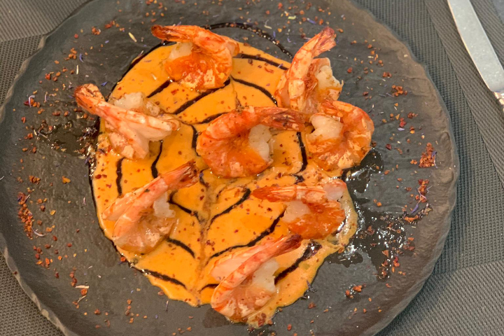 Crevettes Geants grillées, sur Veloutè de crustacés - Ristorante Bellavista