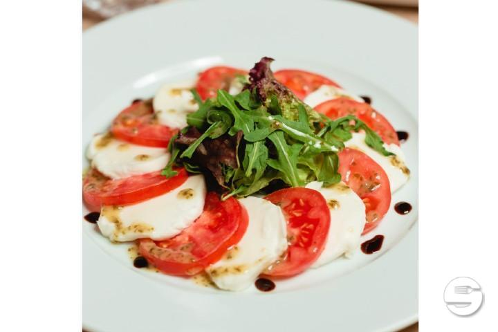 Burrata "Caprese" Salat - Ristorante Bellavista