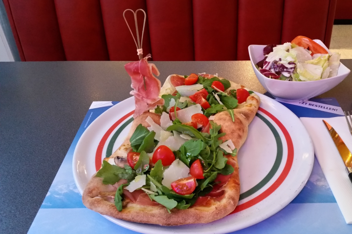 Catamarano - Mel`s Bar und Diner