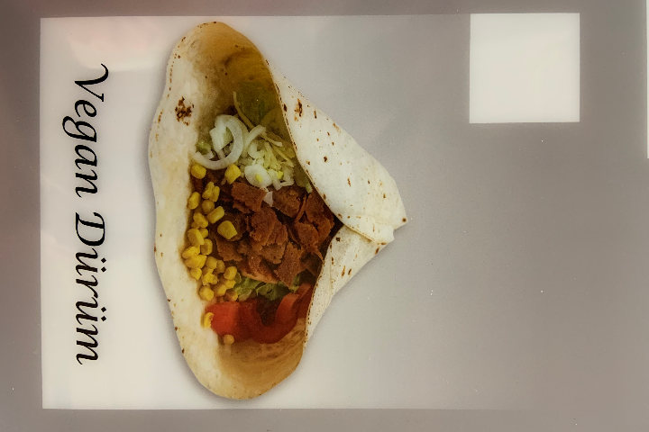 Vegan Seitan Dürüm mit Hummus - La Sofra Fine Food