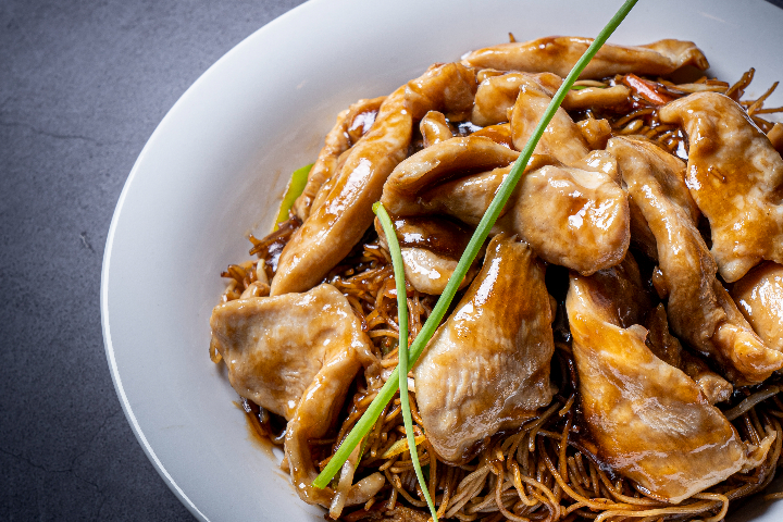 400. Nouille sautée au poulet - Noodle & Dumpling