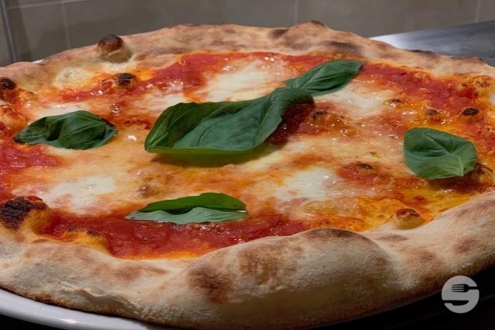 La Margherita avec Mozzarella di Bufala - Pizza Gourmet By Osteria Balsamico