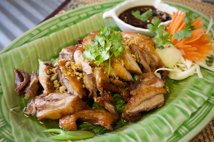 GEBRATENE ENTE - Jaopraya Thai Restaurant