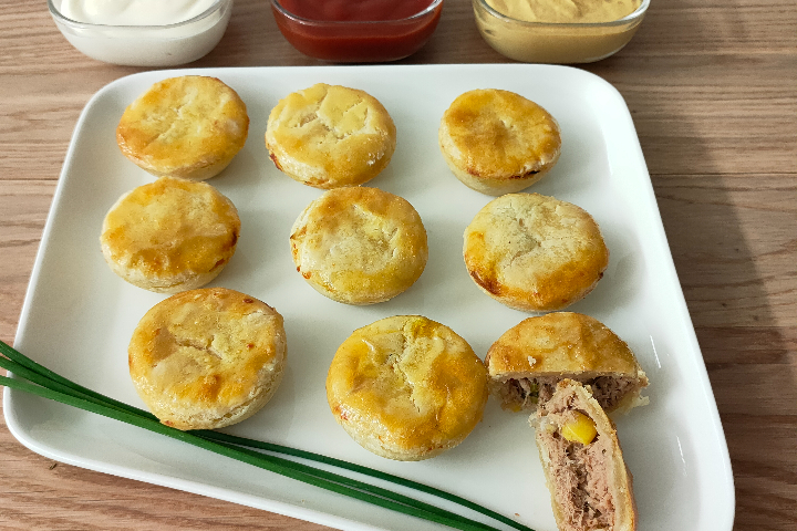 Tuna & Corn Empadas - Saveur Maison Traiteur
