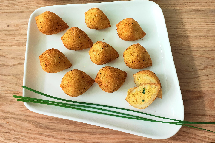 Goutte d'orée (Coxinha) Farcie au Poulet - Saveur Maison Traiteur
