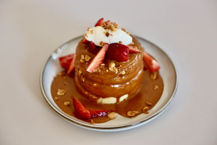 Peanut & Strawberry Pancakes - L'impression Café