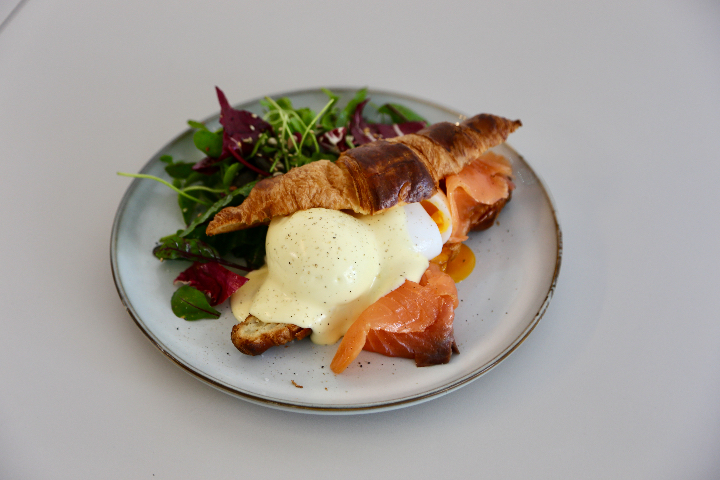 Croissant Benedict - L'impression Café