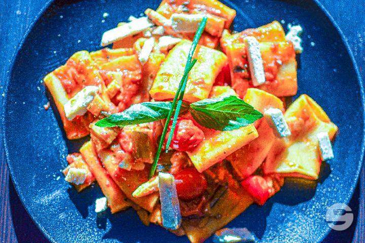Paccheri alla Norma - La Rive Morges