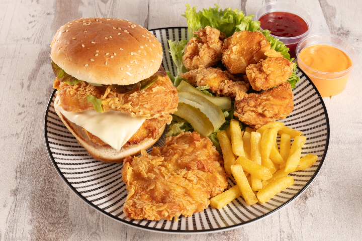 Double Crunch Zinger Burger - Luzern Fried Chicken