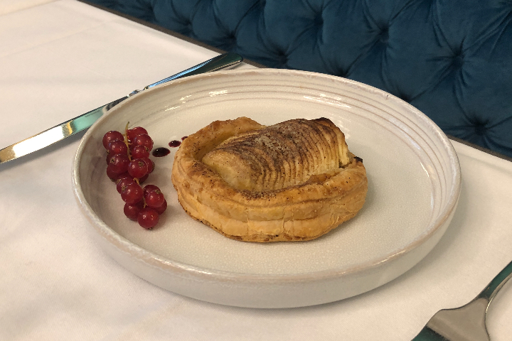 Fine Apple Tart with Plum Coulis - Le Lyrique