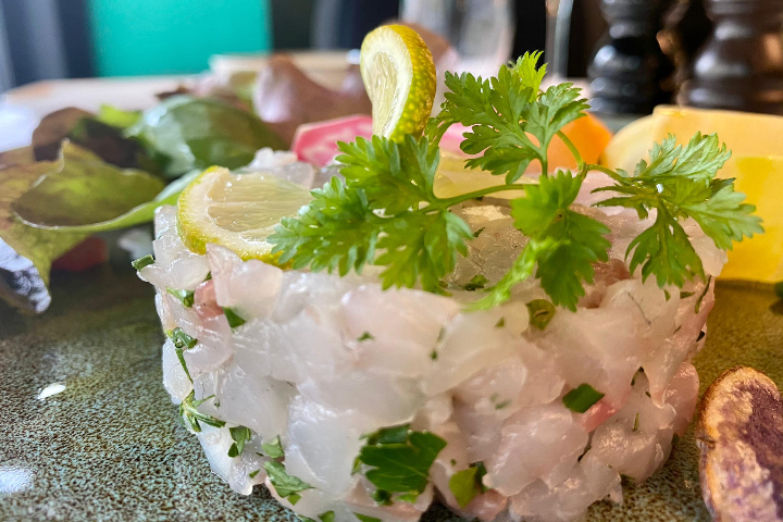 Tartare de Bar aux Zestes de Lime - Le Lyrique