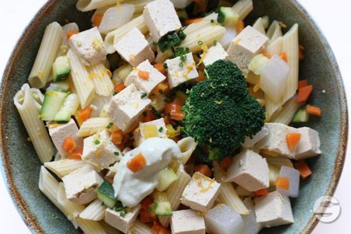 Penne sans Gluten et Тofu au Curry et Orange - Le Lyrique