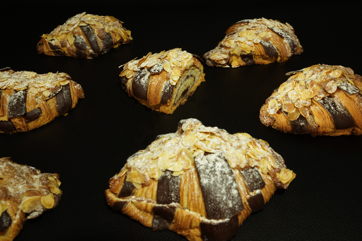 Croissant au chocolat et amandes - Castrischer