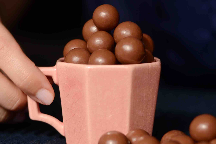 Hazelnuts with Milk chocolate - Castrischer