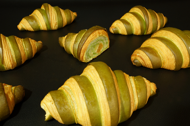 Apple Vanilla Croissant - Castrischer