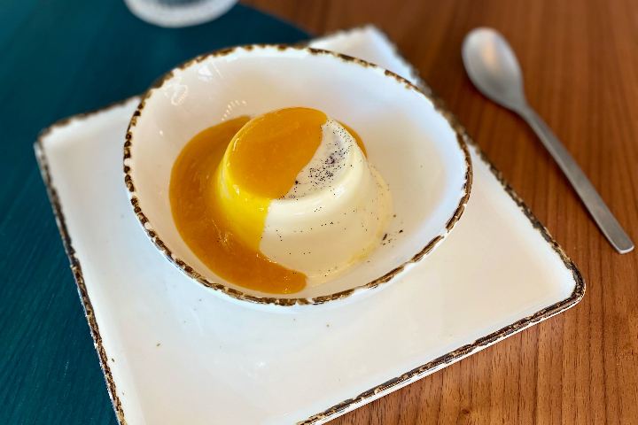 Vanilla Panna Cotta - Monsieur Bouillon