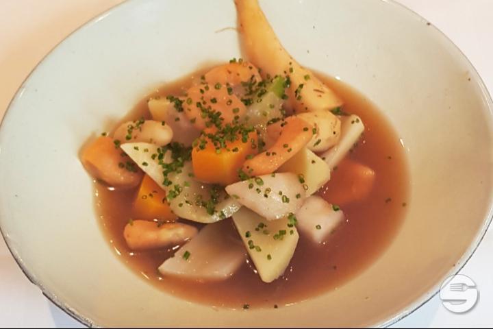 Fresh Season Vegetables Infused Tea and Curry - Café des Banques