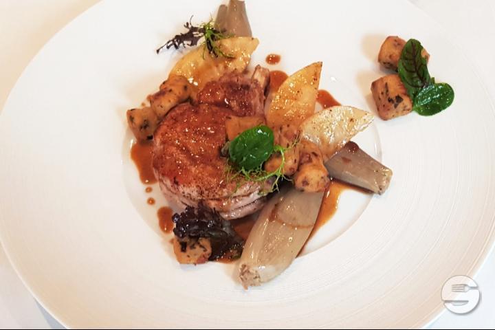 Breast Veal, Crust Rocket Salad - Café des Banques